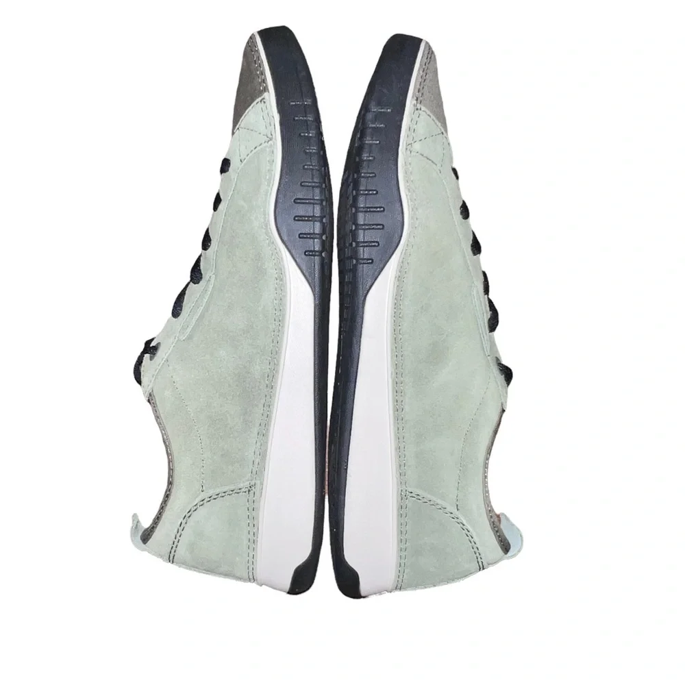 Columbia Bridgeport Lace Up Suede and Canvas Shoes - Picture 10 of 16